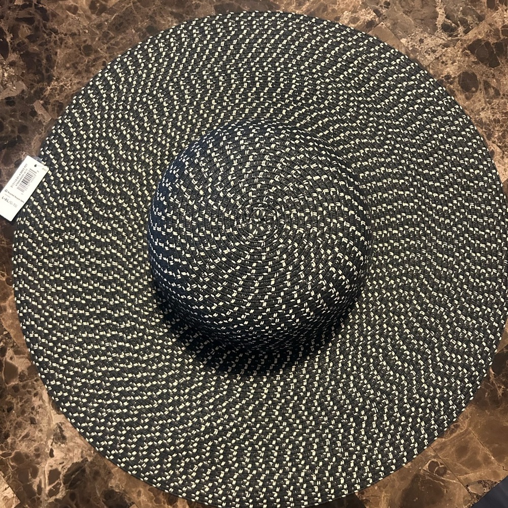 BNWT Old Navy Sun Hat (l/xl)